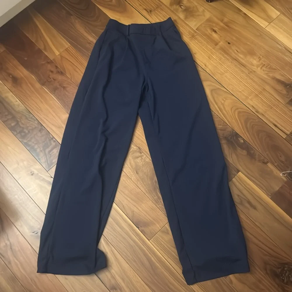 Halara High Waisted Side Pocket Straight Leg Work Pants - Picture 7 of 8